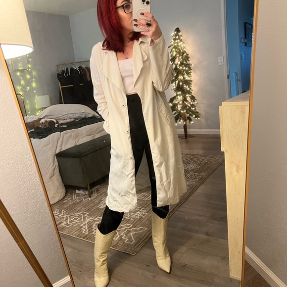 H&M Conscious Lightweight Trenchcoat - Picture 3 of 4